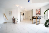 Flur - Licht, Raum & Stil: Beeindruckende Maisonette-Wohnung mit einzigartigem Schnitt