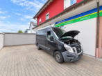 Hof (seitlich links) - Werkstatt, Lager, Büro und Freifläche vereint – vielseitige Gewerbeimmobilie für Kfz und Handwerk