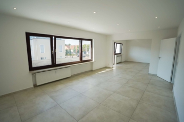 Platz für die ganze Familie! Modernisiertes 4-Parteien-Haus in Zellhausen – 110 qm – OG, 63533 Mainhausen, Etagenwohnung
