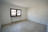 Schlafzimmer - Platz für die ganze Familie! Modernisiertes 4-Parteien-Haus in Zellhausen – 110 qm – OG