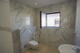Badezimmer - Platz für die ganze Familie! Modernisiertes 4-Parteien-Haus in Zellhausen – 110 qm – OG