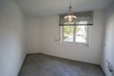 Küche - Wohnen mit Wohlfühlcharakter – Charmante 2-Zimmer-Erdgeschosswohnung mit Außenstellplatz