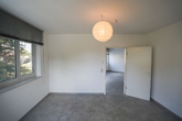Schlafzimmer - Wohnen mit Wohlfühlcharakter – Charmante 2-Zimmer-Erdgeschosswohnung mit Außenstellplatz