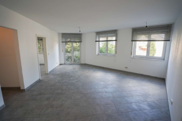 Wohnen mit Wohlfühlcharakter – Charmante 2-Zimmer-Erdgeschosswohnung mit Außenstellplatz, 63500 Seligenstadt, Wohnung