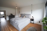 1. OG Schlafzimmer - Kernsaniertes Reihenhaus in direkter Feldrandlage mit Garten und Garage