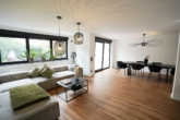 Wohnzimmer - Kernsaniertes Reihenhaus in direkter Feldrandlage mit Garten und Garage
