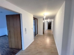 Flur - Lichtdurchflutete 4-Zimmer-Wohnung im Dachgeschoss in ruhiger Lage von Gelnhausen