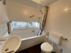 Badezimmer - Lichtdurchflutete 4-Zimmer-Wohnung im Dachgeschoss in ruhiger Lage von Gelnhausen