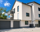 Außenansicht 2 - Exklusives Wohnen auf zwei Ebenen – Maisonettewohnung mit zwei Balkonen und Garage in Bestlage