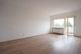 Schlafzimmer - Charmante Wohnung mit Balkon und Außenstellplatz (2. OG Mitte)