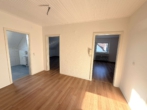 Flur - Gemütliche 2 Zimmer Dachgeschosswohnung mit viel Platz und Gestaltungsmöglichkeiten