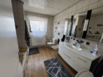 Badezimmer - Einfamilienhaus inkl. Metzgerei und Lagerhallen in bester Lage