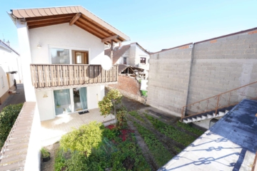 Raum für Ihre Ideen: Haus mit Charakter und besonderer Raumaufteilung, 63533 Mainhausen, Einfamilienhaus