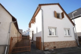 Hausansicht - Raum für Ihre Ideen: Haus mit Charakter und besonderer Raumaufteilung