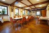 Saal 2 - Traditionsgasthof mit Zukunft für vielfältige Nutzung und separater 4-Zimmer-Wohnung