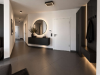 Flur (Visual) - Wohnen mit besonderem Flair: Lichtdurchflutete 2-Zimmer-Wohnung mit Rundumbalkon und TG-Stellplatz