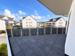 Balkon - Wohnen mit besonderem Flair: Lichtdurchflutete 2-Zimmer-Wohnung mit Rundumbalkon und TG-Stellplatz