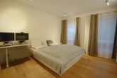 Schlafzimmer - Elegantes Eigentum! 4-Zi. EG- Wohnung – 138 m² – Seligenstadt – Garten – Aufzug u. TG-Stellplätze –