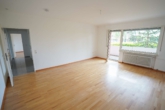 Wohnzimmer - Charmante Erdgeschosswohnung mit Balkon und Außenstellplatz (EG Mitte)
