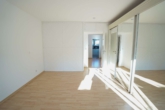 Schlafzimmer - Treten Sie ein in Ihre neue 3-Zimmer-Wohnung – große Terrasse – lichtdurchflutet