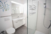 Badezimmer - Treten Sie ein in Ihre neue 3-Zimmer-Wohnung – große Terrasse – lichtdurchflutet