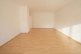 Wohnzimmer - Treten Sie ein in Ihre neue 3-Zimmer-Wohnung – große Terrasse – lichtdurchflutet