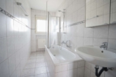 Badezimmer - Charmante Wohnung mit Balkon und Außenstellplatz (2. OG Rechts)