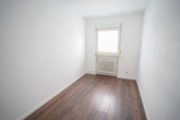 Schlafzimmer 2 - Charmante Wohnung mit Balkon und Außenstellplatz (2. OG Rechts)