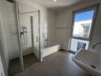 Badezimmer - Lichtdurchflutete 2-Zimmer-Wohnung am Main!